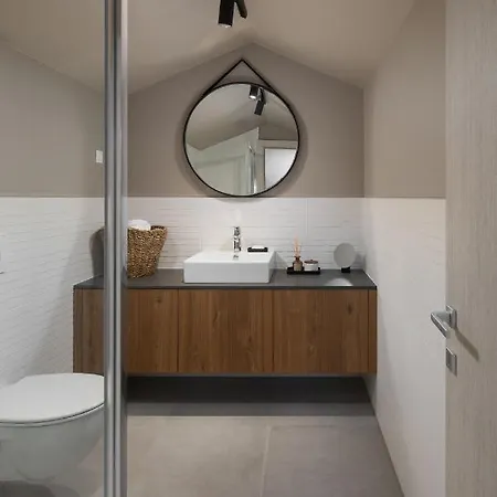 Colmo S Hidromasaznom Kadom Apartman