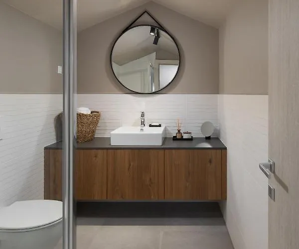 Colmo S Hidromasaznom Kadom Apartman